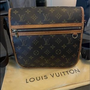 Louis Vuitton Crossbody messenger bag